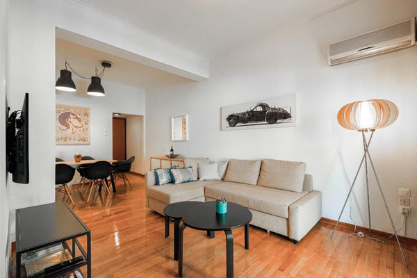 Comfortable 2bedroom 1st floor front facing flat at a very good location for sig Athens, Greece Top Location 2bdr on Arrianou street! Entire rental unit vacation rental 42451850