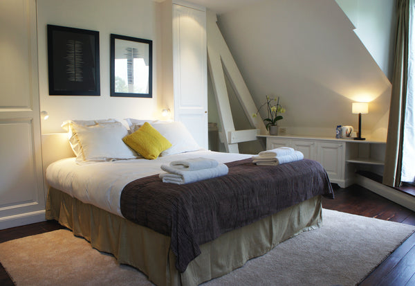 Bright duplex ensuite room, overlooking the garden with a private south-facing t Uccle, Belgium Duplex suite for 2 to 4 people Private room in home vacation rental 5409447