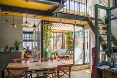 Très bel appartement aux Chartrons a 2 min du tramway place Paul doumer et du Ja Bordeaux, France Superbe appartement avec Patio aux Chartrons Entire rental unit vacation rental 26704322