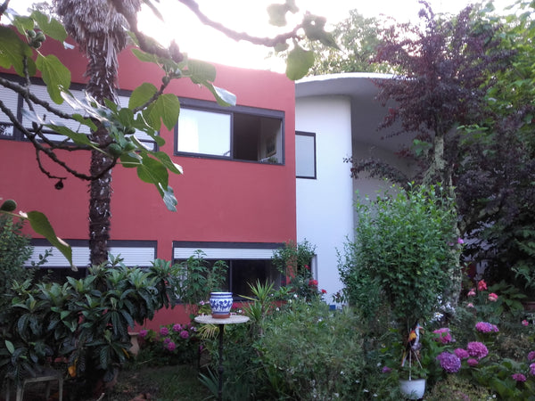 Situé idéalement entre une impasse et le parc de 5 hectares, classé zone verte,   Maison Arcade Le Corbusier Pessac Entire guesthouse vacation rental 38573974