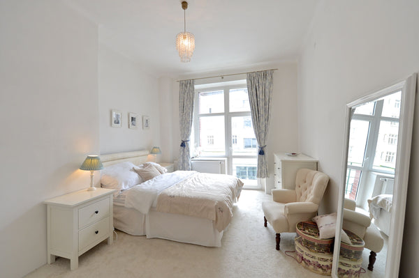 Fantastic location, fabulous apartment, excellent services!<br /><br />This spec  Luxury 3bedrs 2baths Apartment next to Old Town Sq Entire rental unit vacation rental 12104226