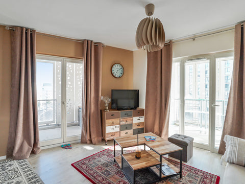 This cozy one-bedroom in the heart of Bègles’s Terres Neuves district will accom Paris, France Cozy 1-bedroom with terrace close to train Entire rental unit vacation rental 43952695