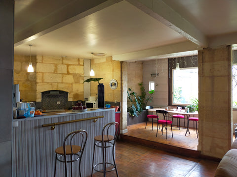 Venez découvrir Bordeaux dans cette appartement de caractère. Proche des transpo  Charmante chambre d'hôte à Bordeaux. Private room in bed and breakfast vacation rental 612805275453988817