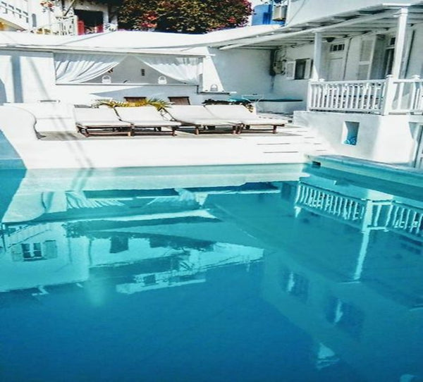 1 out of 5 mini lofts sharing a pool in the heart of mykonos town<br /><br />Mas  mini loft in town 2 (kamara residence&suites) Entire serviced apartment vacation rental 607465077575261075