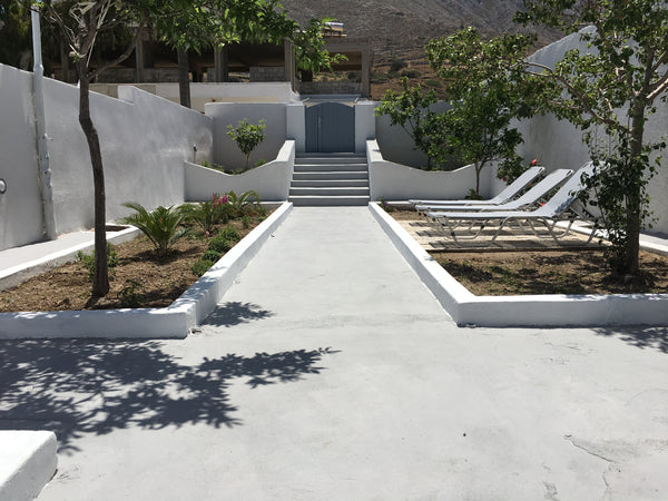 Fully renovated traditional house 1km away from the centre of Kamari City(also a Kamari, Greece Niabelo Villa 1 Entire rental unit vacation rental 24730448