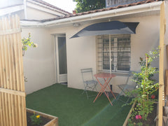 Charmant petit studio de 15 m² entièrement refait a neuf en juin 2021.<br />Une  Talence, France Beau studio avec exterieur Entire townhouse vacation rental 50360873