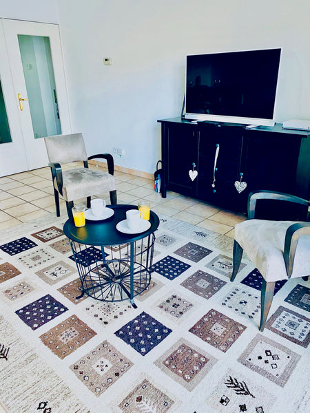 The apartment is ideally located less than 5 minutes walk from the Perrache trai St-Genis-Laval, France 