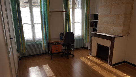 Centre ville proche toutes commodités, tram ligne B à  150metres,place de la vic Bordeaux, France Studio meublé centre ville. Private room in home vacation rental 19442331