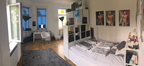 One bed for two people and (if necessary) i can blow up an electrical airbed. Karlsruhe, Germany Room in lovely Breitensee in Vienna Private room in rental unit vacation rental 19514734