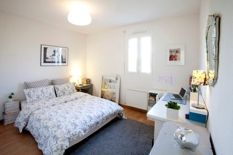 Chambre confortable à 10 mn de BORDEAUX CENTRE, 5mn de BORDEAUX LAC. Accès à la   Jolie Chambre proche Bx -Bx Lac Private room in home vacation rental 2404231