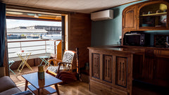 Gîte fluvial tout confort, réhabilité suivant un processus écologique et respect Bordeaux, France Appart sur péniche à Bordeaux avec parking Houseboat vacation rental 27351657