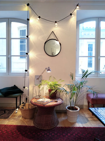 Situé dans une charmante ruelle pavée, l'appartement se situe au 1er étage d'une Bordeaux, France Chambre 70 m² Hypercentre Place Saint Michel Private room in rental unit vacation rental 41341022