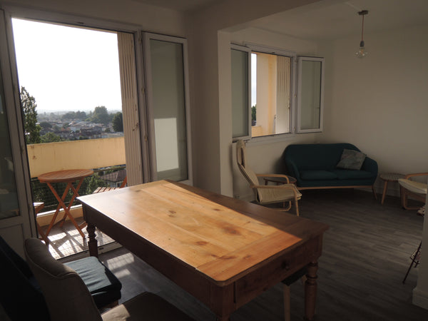 Appartement avec balcons, très calme, lumineux et ensoleillé (côtés est et ouest Talence, France Appt T2 calme 15 min centre ville Bordeaux et gare Entire condo vacation rental 37768414