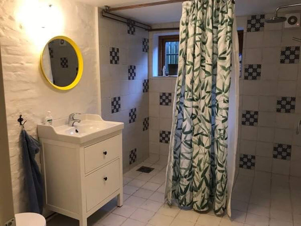 Kitchen, bath and bedroom, with all you need, for a nice stay in Cph.  A wonderful place to stay in CPH. Room in aparthotel vacation rental 662036557946748532
