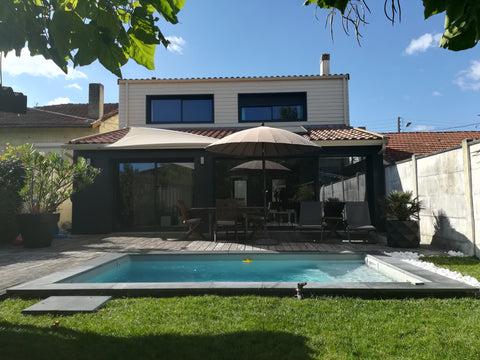 Chambre privative avec sa salle de bain séparée, dans une échoppe Bordelaise rén Mérignac, France Chambre privée, échoppe Bordelaise, piscine Private room in home vacation rental 37234510