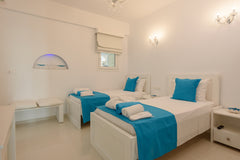 Das Aristodimos Luxus-Apartment befindet sich direkt am Strand von Kalamaki mit  Heraklion, Greece Aristodimos Luxus-Apartement direkt am Strand Entire rental unit vacation rental 614886791039291486