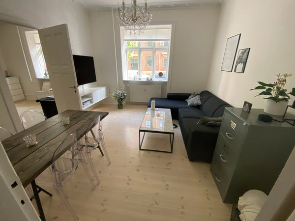 Enjoy the wonderful Østerbro in Central Copenhagen. A classic apartment from 190  Klassisk nyrenoveret Københavnerlejlighed. Entire condo vacation rental 660485714828950562