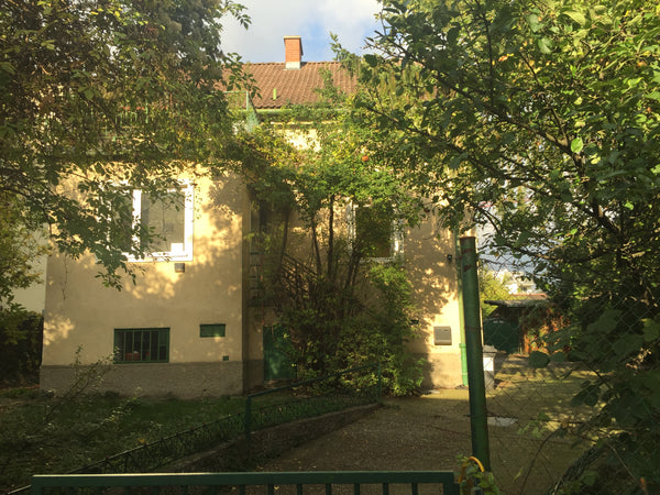 Wohnung in einem Einfamilienhaus in Wien-Hetzendorf. Ab 15 Euro/Person.<br />Ide Vienna, Austria Wohnung im Einfamilienhaus in Wien mit Garten Entire condo vacation rental 13968318