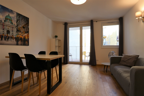 Are you looking for an urban and modern apartment for your family and friends? <  New 4-Person Apartment + 158 Entire rental unit vacation rental 654800269212254053