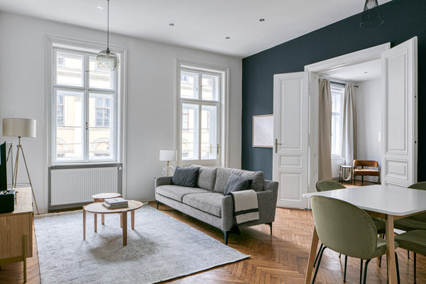 Show up and start living from day one in Vienna with this lovely one-bedroom Blu Vienna, Austria Landstraße 1BR w/ Elevator, nr U3 & Bahnhof Entire rental unit vacation rental 51976897