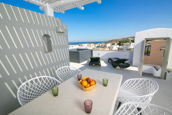 Helios is a spectacular apartment at Shades of White, bathed by sunshine!  Indoo Greece Helios | Shades of White Cycladic home vacation rental 25044034