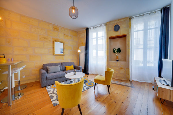 Profitez d'un logement typiquement bordelais en hyper centre de Bordeaux - Quart  Charmant Appartement Lumineux -Cœur Historique- 4 Entire rental unit vacation rental 50164860