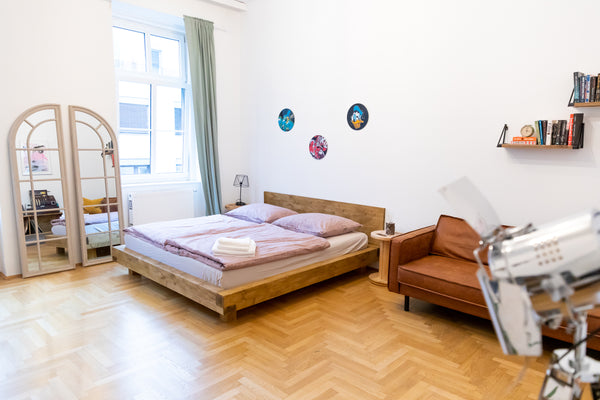 The Apartment is just a few walk minutes away from the shopping street 