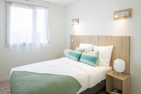 La résidence para-hôtelière Saint Augustin est à proximité du centre-ville de Bo  Appartement T2 entièrement meublé Room in aparthotel vacation rental 42786211