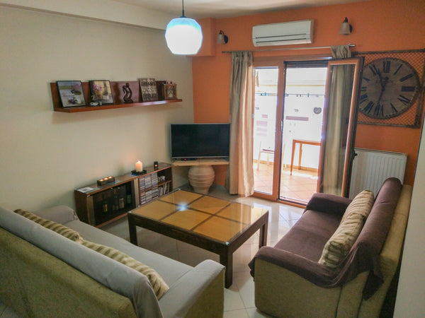 Hello to you all.!!!<br />My name is Stefanos and i'm wellcoming you to Crete!!< Chania, Greece Cozy, full equipped apt next to Dikastiria square. Entire rental unit vacation rental 25003209
