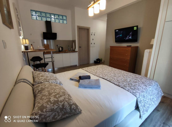 The apartment is completely renovated in 2021. The apartment is bright and comfo Los Angeles, California, United States Studio in Kallithea next to Kiprou square Entire serviced apartment vacation rental 50390939