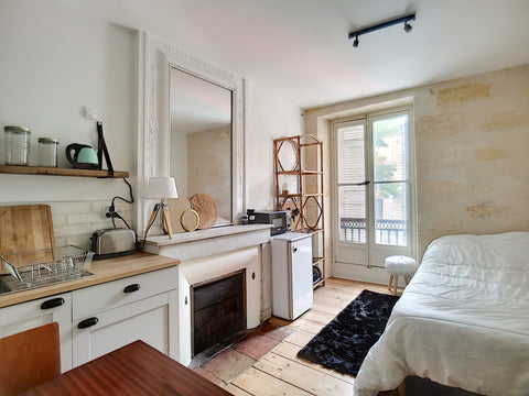 Chambre indépendante avec coin kitchenette et salle d'eau Bordeaux, France Cosy studio dans le triangle d’or de Bordeaux Private room in guest suite vacation rental 43737603