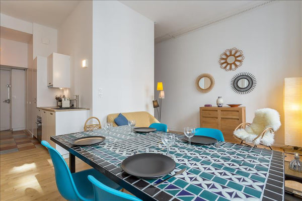 This furnished 38m² is composed of a very nice living room with a huge window, w Lyon, France Patchwork - location t2 - lyon 2 Entire rental unit vacation rental 15527405