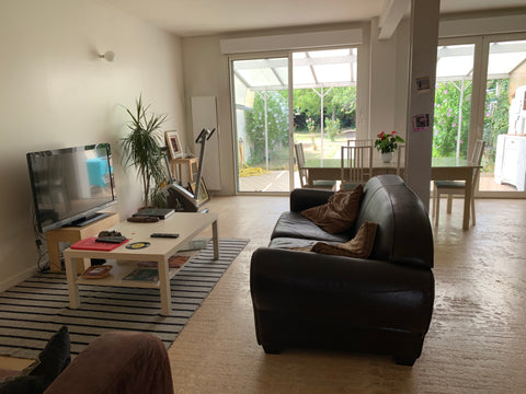 Maison de 170 m2 sur 3 niveaux  située dans un quartier populaire proche du cent Bègles, France Grande maison avec jardin proche Bordeaux centre. Entire townhouse vacation rental 23854348