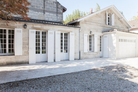 Completely renovated in 2015, this house consists of two bedrooms, two bathrooms Bordeaux, France Small  independent house with swimming-pool Entire home vacation rental 8873371