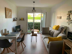 Détendez-vous dans mon logement calme et élégant aux portes de bordeaux. Je mets Bordeaux, France T2 bordeaux Cauderan limite Merignac Entire rental unit vacation rental 52997268