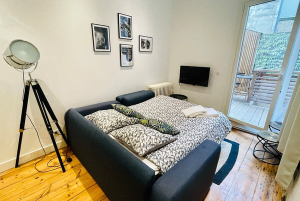 Nice Studio for 2 people with a balcony, located in the center of Bordeaux and c  Nice Studio With Furnished Balcony in A Dynamic Entire rental unit vacation rental 569982235715240979