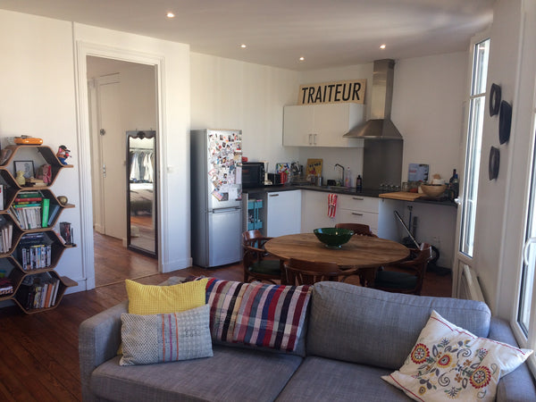 Bonjour, notre appartement est situé en plein centre de Bordeaux, entre la place  Nice flat in Bordeaux center ! Entire rental unit vacation rental 28448988