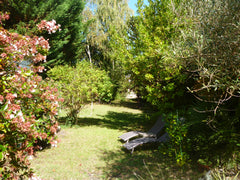 Près de Bordeaux grande et paisible chambre qui donne sur un jardin privé. Dispo Mérignac, France Chambre 35 mt2, proche CHU-FAC-Centre de Bordeaux Private room in townhouse vacation rental 3941183