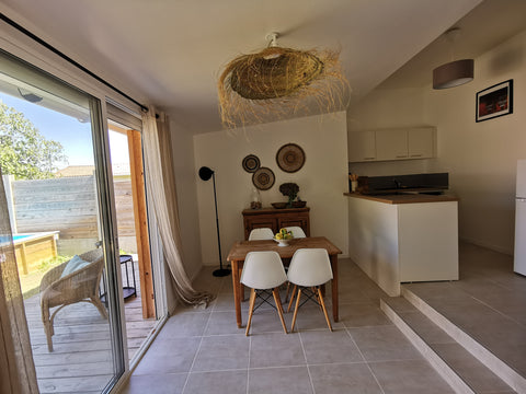 Cette charmante maison offre un séjour paisible et détente pour toute la famille Mérignac, France Charmante maison au fond d'une impasse calme Entire home vacation rental 52230227