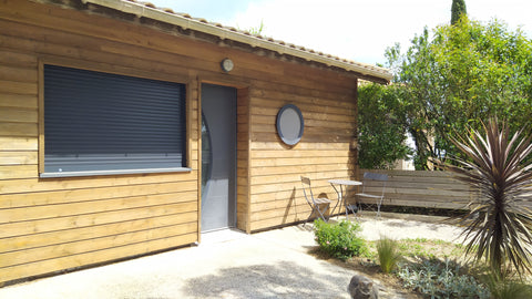 Grand studio avec lit 140 en mezzanine climatisé neuf dans lotissement calme pro Lormont, France Chalet dans lotissement  proche Bordeaux Entire chalet vacation rental 19688290