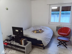 Simplifiez-vous la vie dans ce logement paisible et central. <br />Chambre spaci  Rez de jardin, à 10min de la cité du vin Private room in rental unit vacation rental 550577227698019916