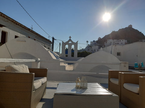 A small white house with blue windows, in the heart of the Aegean, was always my Athens, Greece Mister Blue.Tiny house, private terrace,Chora Ios! Tiny home vacation rental 19276001