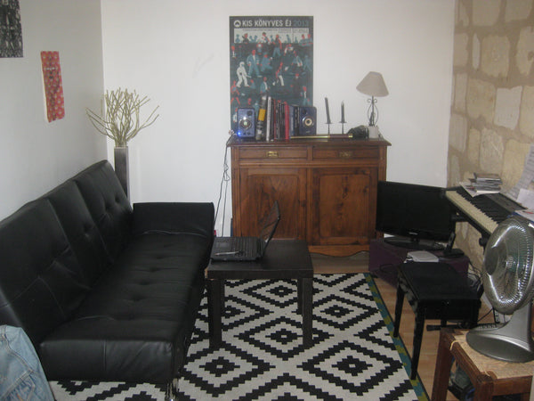 Grand studio en plein centre ville de Bordeaux avec cours intérieure<br />15 min Bordeaux, France Grand studio centre ville Entire rental unit vacation rental 3408676