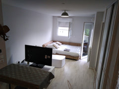 Appartement doté d'un balcon amenagé, d'une cuisine d'une salle de bain et de to Taillan-Médoc, France Calme et tranquilité Entire condo vacation rental 37428769