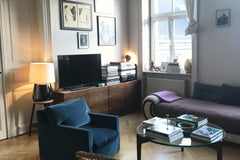 Spacious, sunny and charming old Viennese apartment in one of Vienna's most vibr Vienna, Austria Great location! Gorgeous 115 sq m flat in the 6th. Entire rental unit vacation rental 1117166