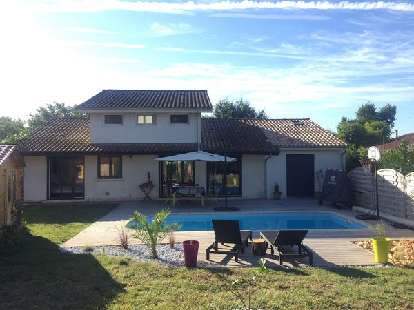 Maison spacieuse et entièrement rénovée de 160 m2 tout confort. Décoration moder Saint-Médard-en-Jalles, France Belle maison avec piscine entre Bordeaux et ocean Entire home vacation rental 36618312