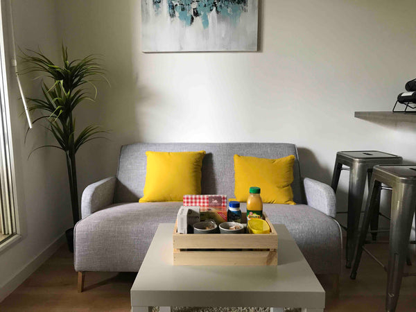 Appartement récent avec cuisine équipée, salon donnant sur terrasse avec mobilie Cenon, France Charmant T2 aux portes de Bordeaux Entire condo vacation rental 33605975