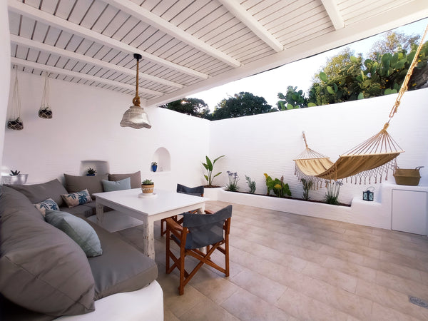 This  cosy 75 m² two-story house is situated in a cul-de-sac in Marpissa, Paros. Greece Cosy house in Marpissa Cycladic home vacation rental 25907088
