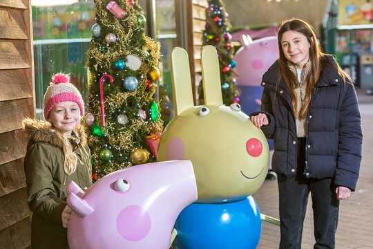 Peppa Pig World Christmas with Luxury Coach Travel from London  Private Tours and Travel Guide Europe London CITY London Destination Tour