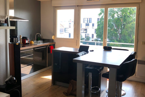 Très bel appartement type T2 au 3ème et dernier étage de la résidence sécurisé,   MON JOLI T2 TERRASSE QUARTIER DES CHARTRONS Entire rental unit vacation rental 36402089